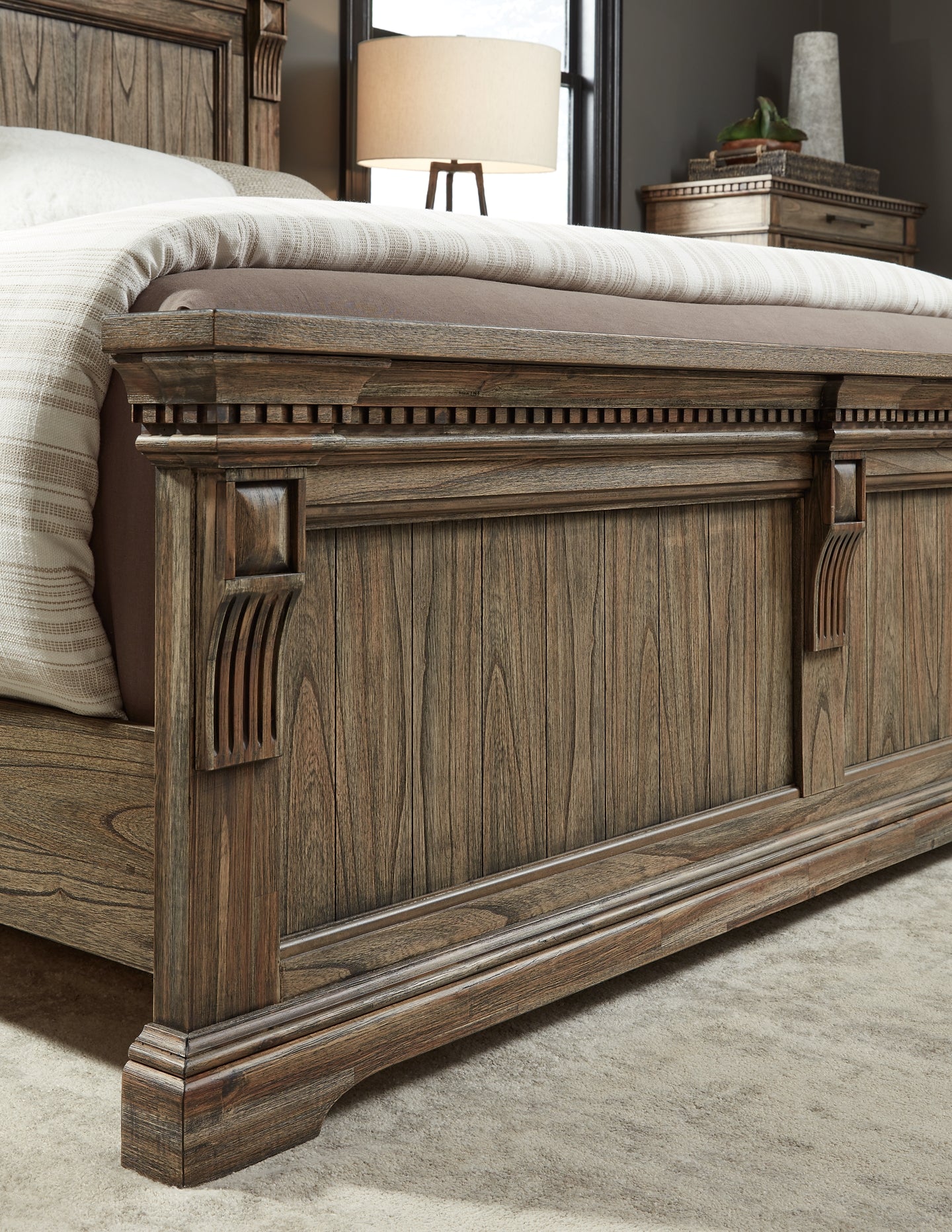 Markenburg Queen Panel Bed