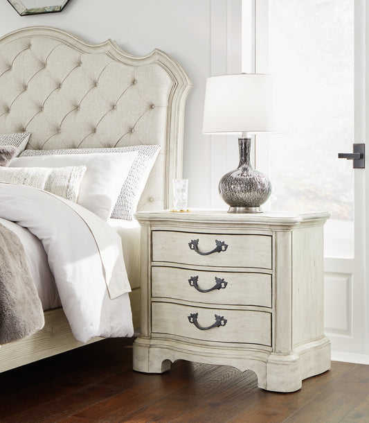 Ashley Express - Arlendyne Three Drawer Night Stand